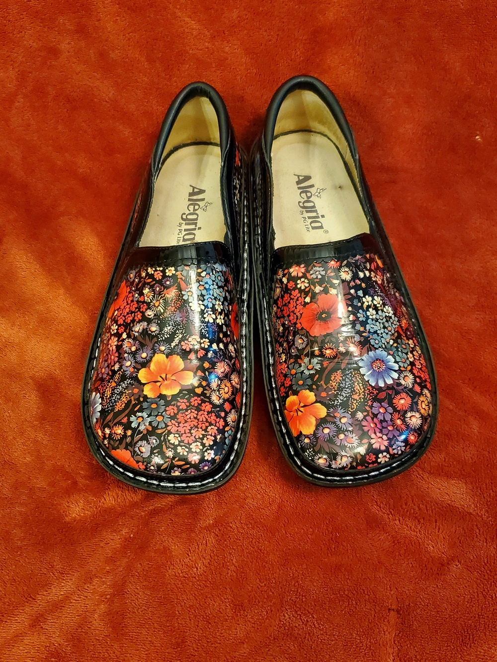 Alegria Women's Black Slip-On Floral Loafers